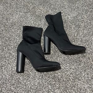 Black Sock boot with round heel